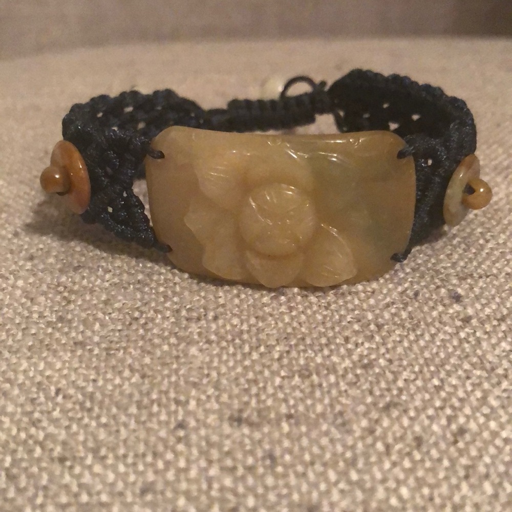 Macrame bracelet with Jade flower